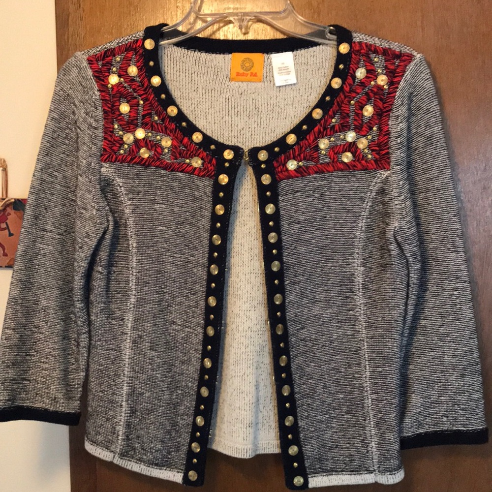 Cardigan in navy w/gold detail